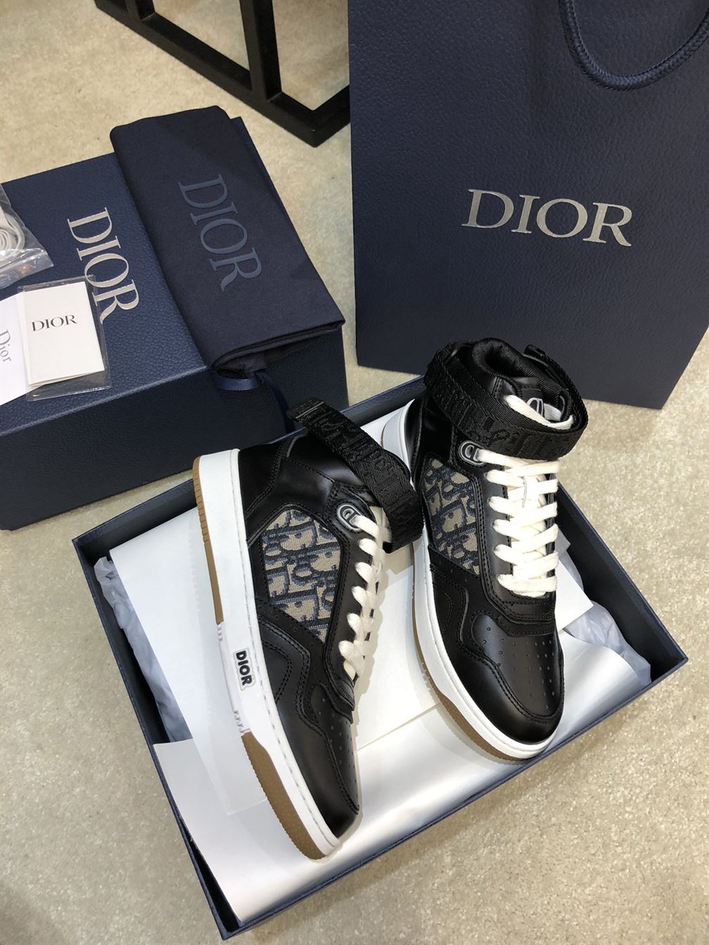 D10r B27 HIGH-TOP SNEAKER   DO006