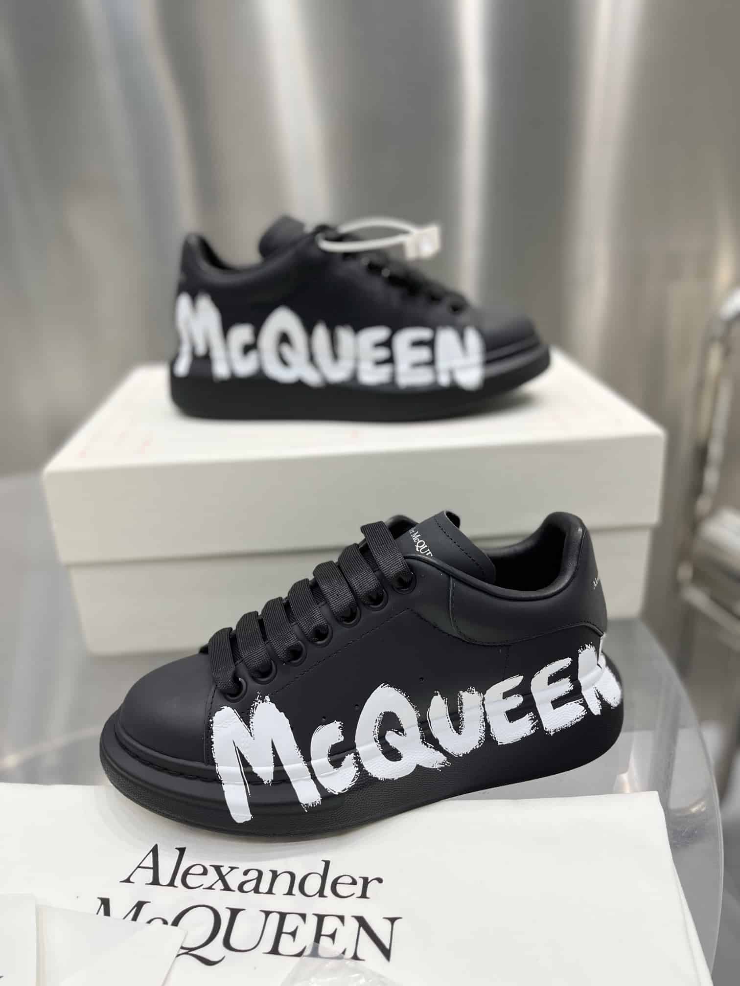 A1exa*der Mcqv*en SNEAKER   AM26