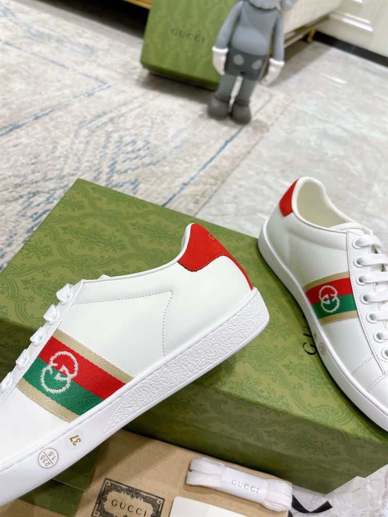 Gvc*1 Dupes Shoes INTERLOCKING G SNEAKERS   GCC092
