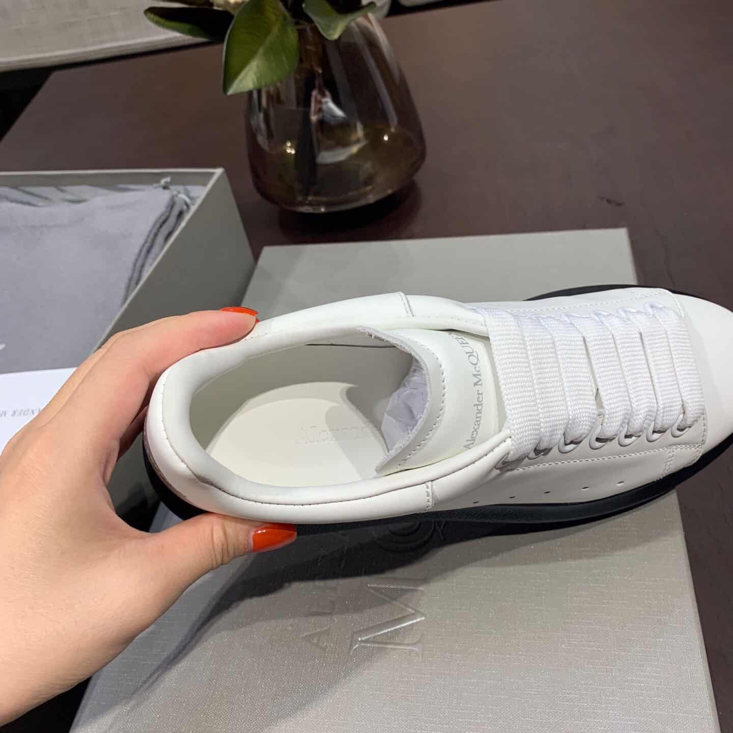 A1exa*der Mcqv*en Sneaker Dupe - AM2