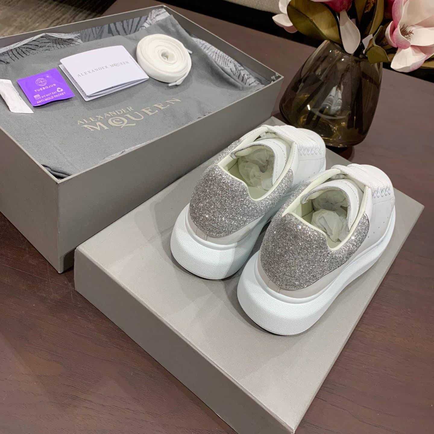 A1exa*der Mcqv*en Sneaker Dupe - AM15