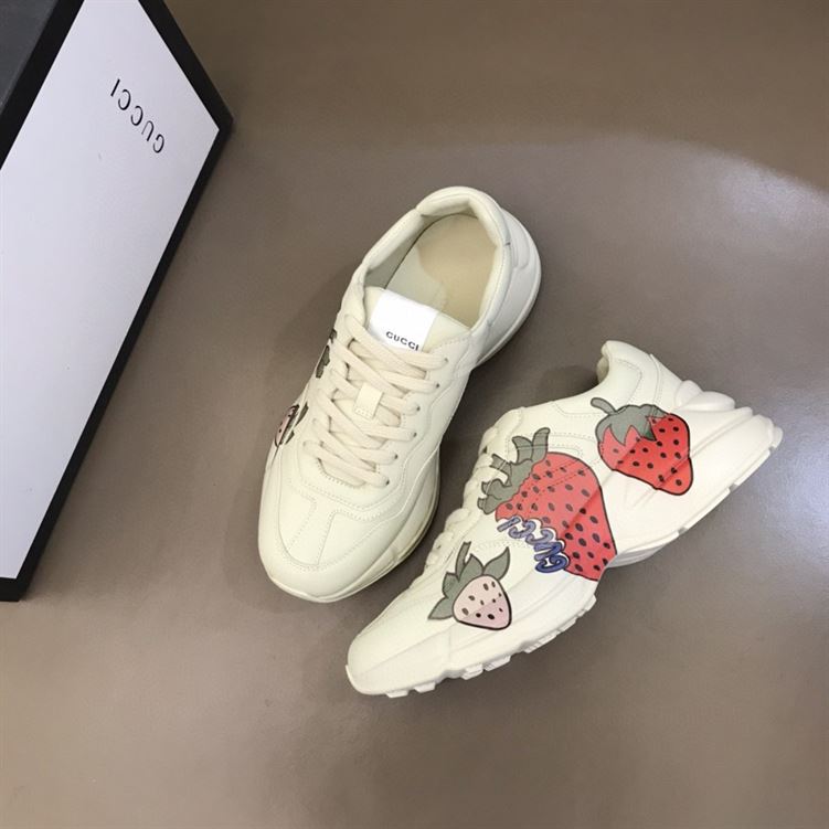 Gvc*1 RHYTON STRAWBERRY SNEAKERS   GCC018