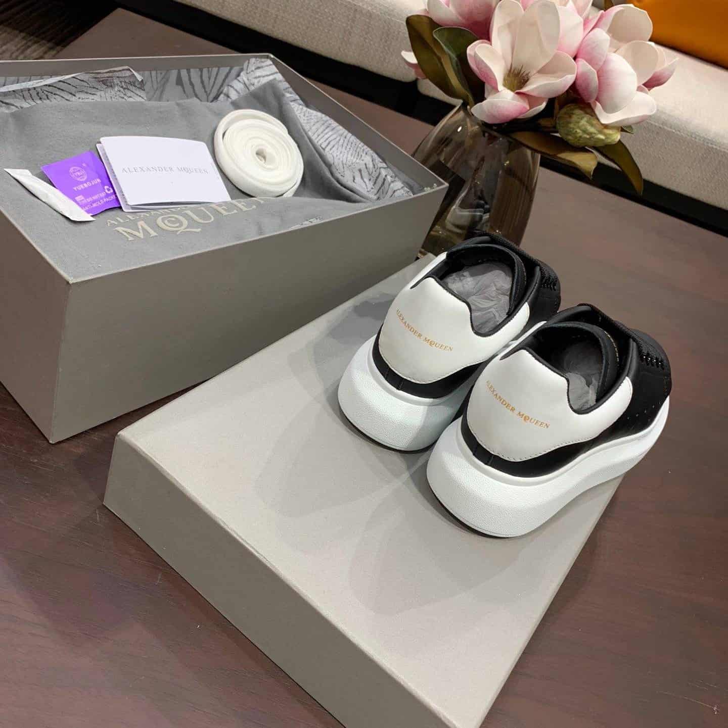 A1exa*der Mcqv*en Sneaker Dupe - AM11