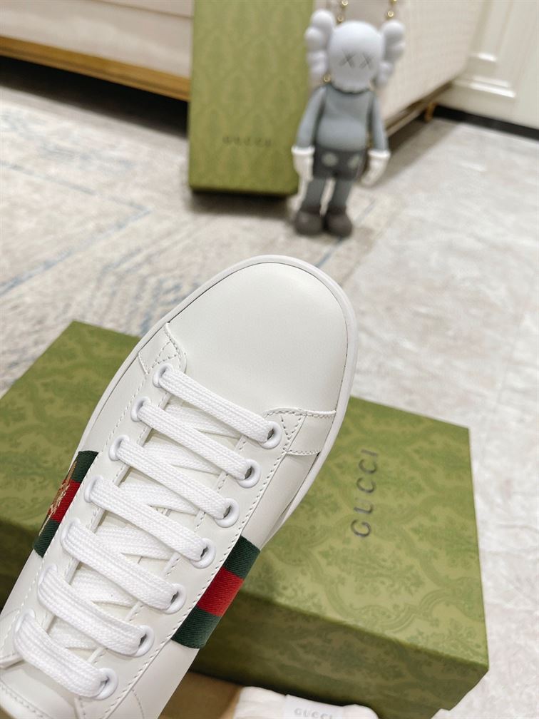 Gvc*1 Dupes Shoes ACE SNEAKER WHITE LEATHER WITH BEE   GCC087