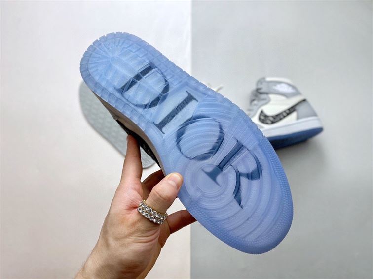 D10r AIR JORDAN 1 HIGH OG   DO061