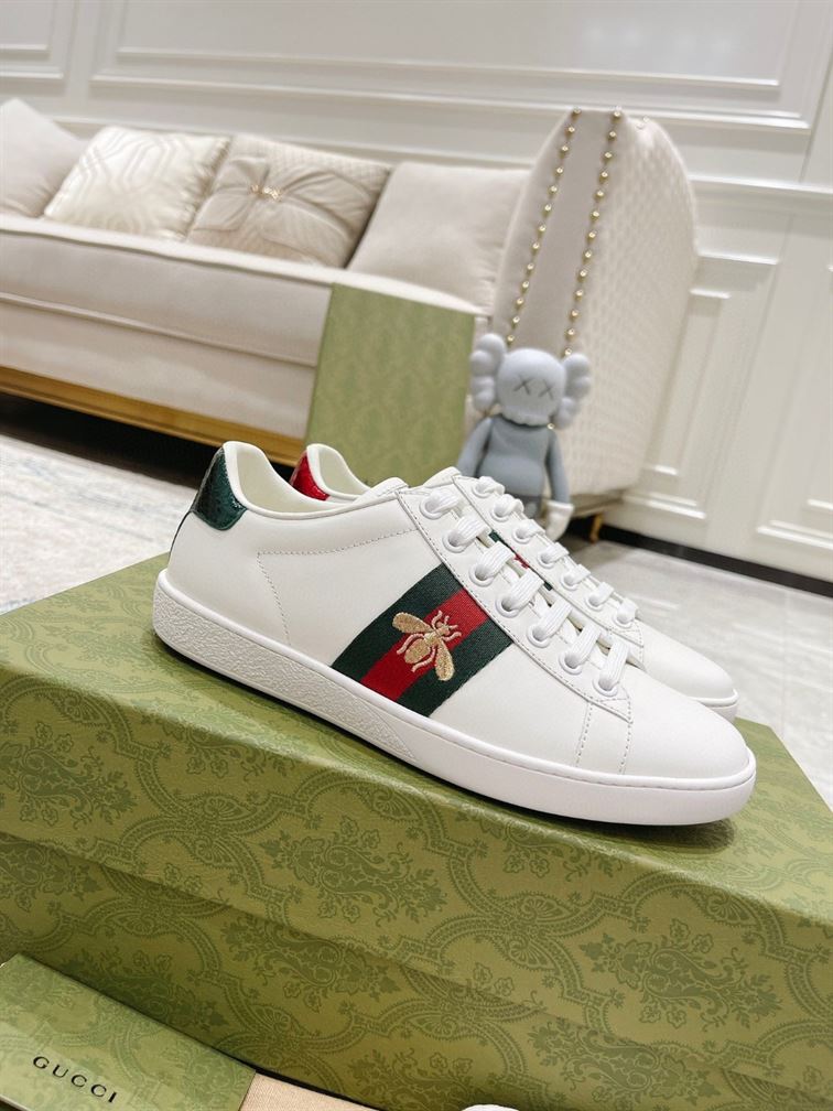 Gvc*1 Dupes Shoes ACE SNEAKER WHITE LEATHER WITH BEE   GCC087