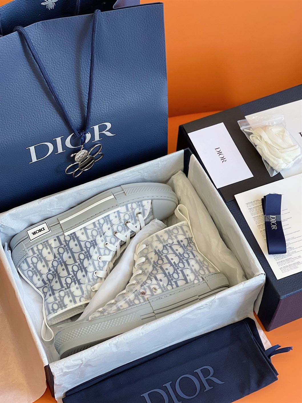 D10r B23 HIGH-TOP SNEAKER   DO044