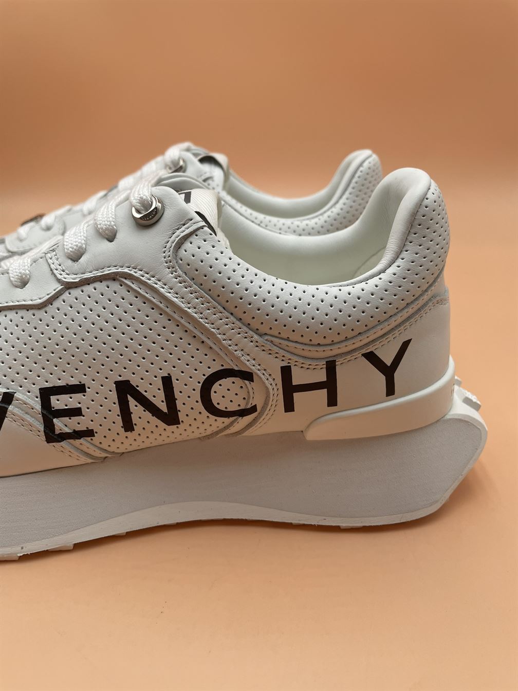 GIVENCHY RUNNER SNEAKERS IN PERFORATED LEATHER   GVC006