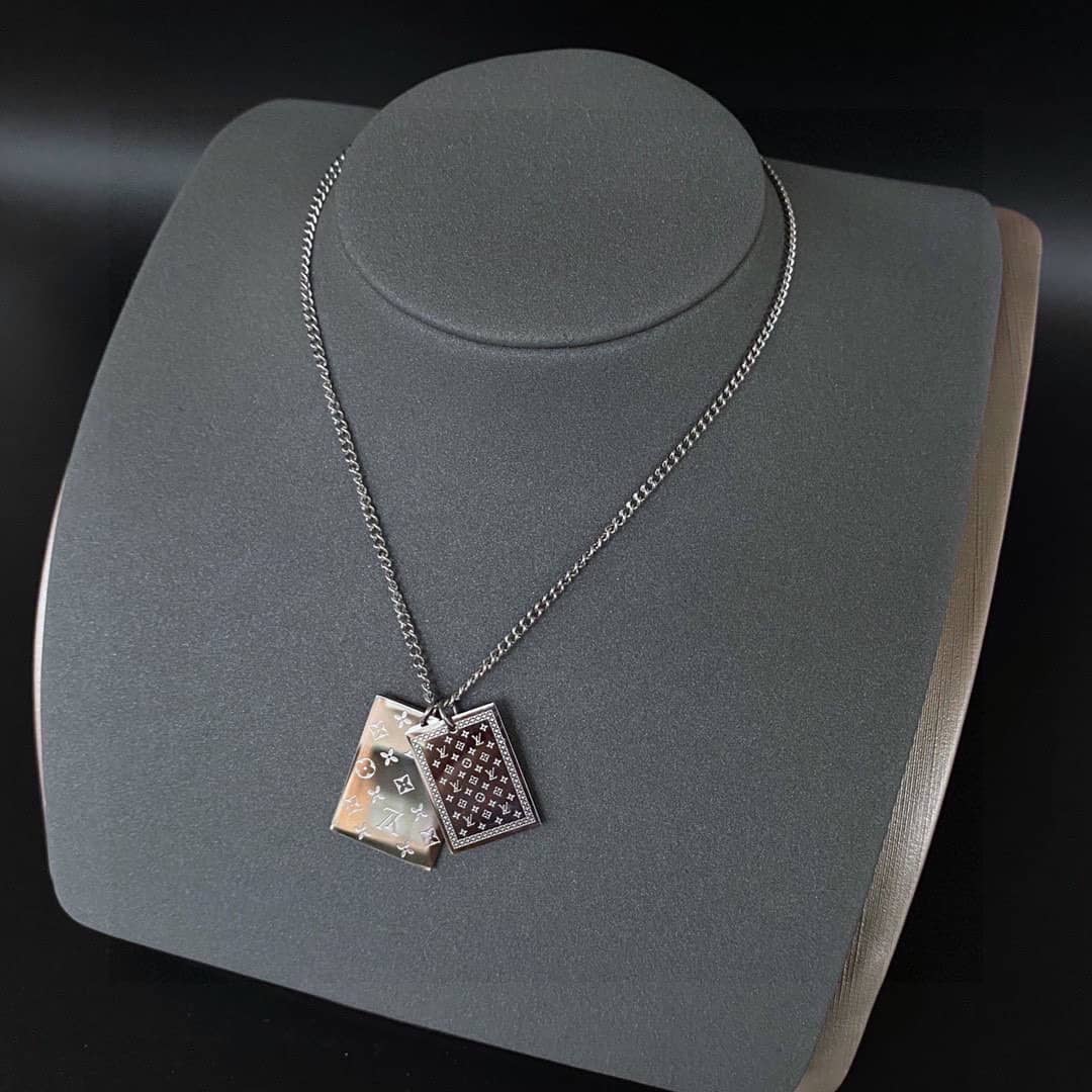 Fake L0vis Vvtt0n Logo Necklace