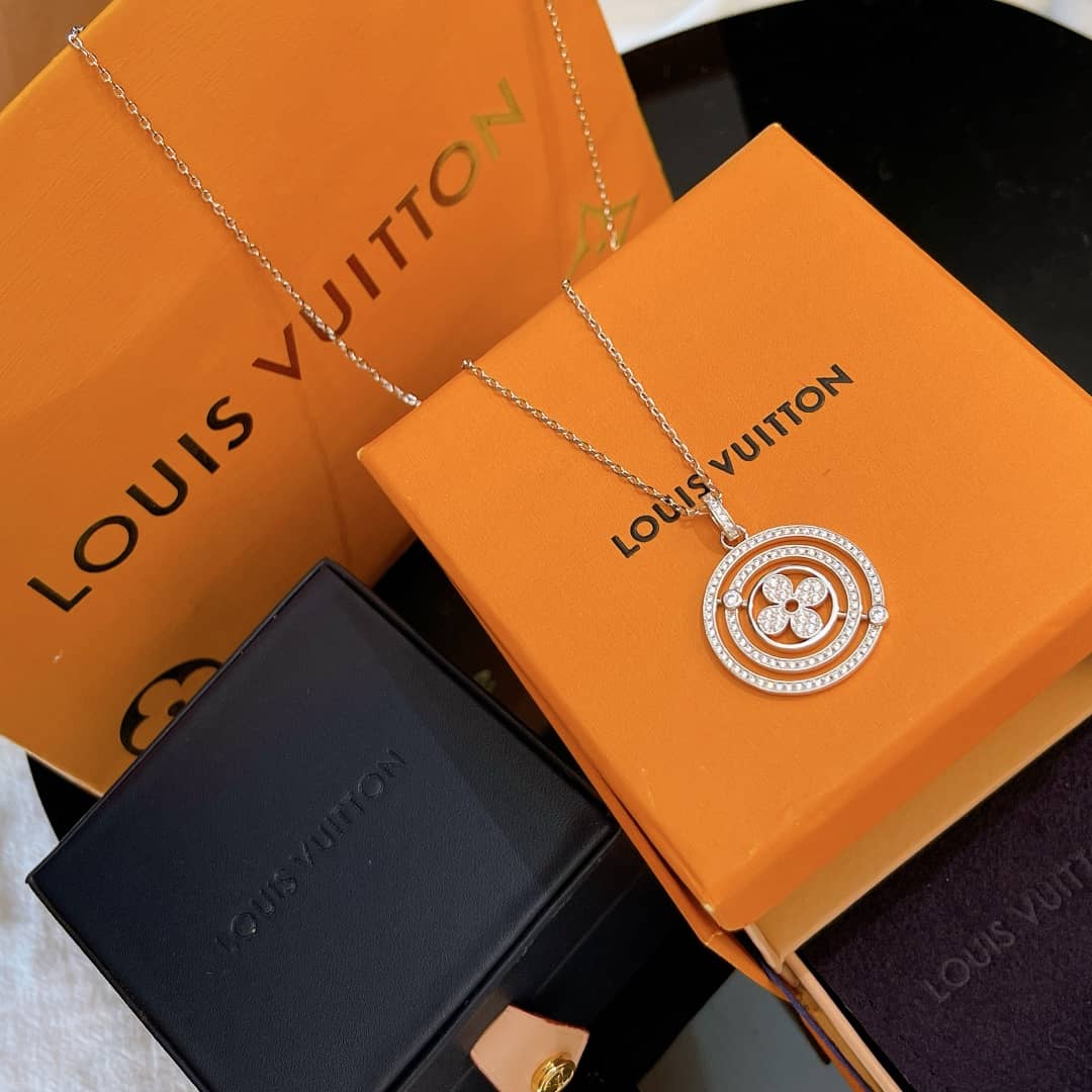 Fake L0vis Vvtt0n Logo Necklace