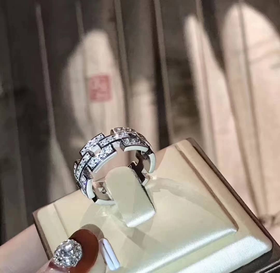 Designer Ca*t1er Classic Ring