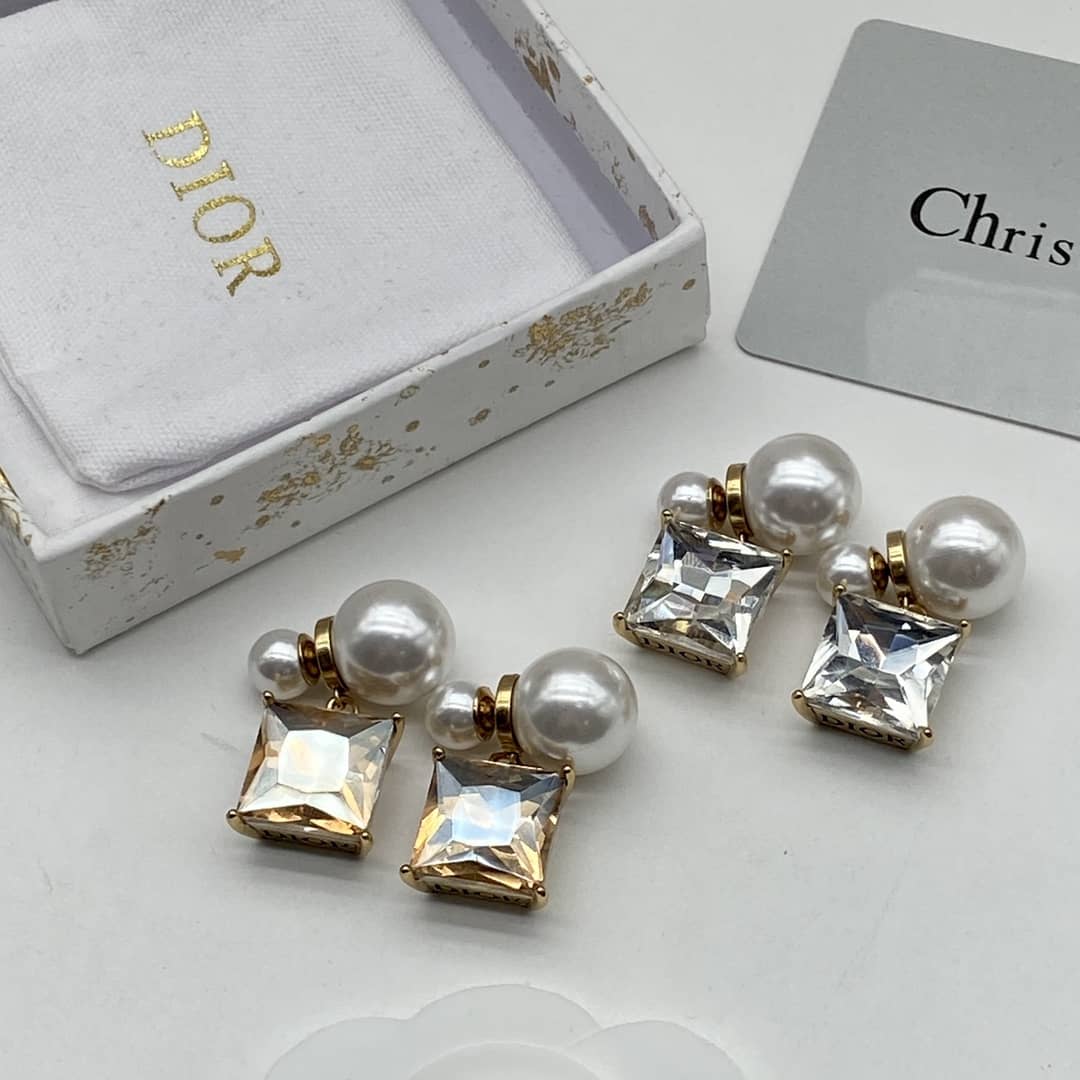 Top Quality Chr1st1an D10r Earring