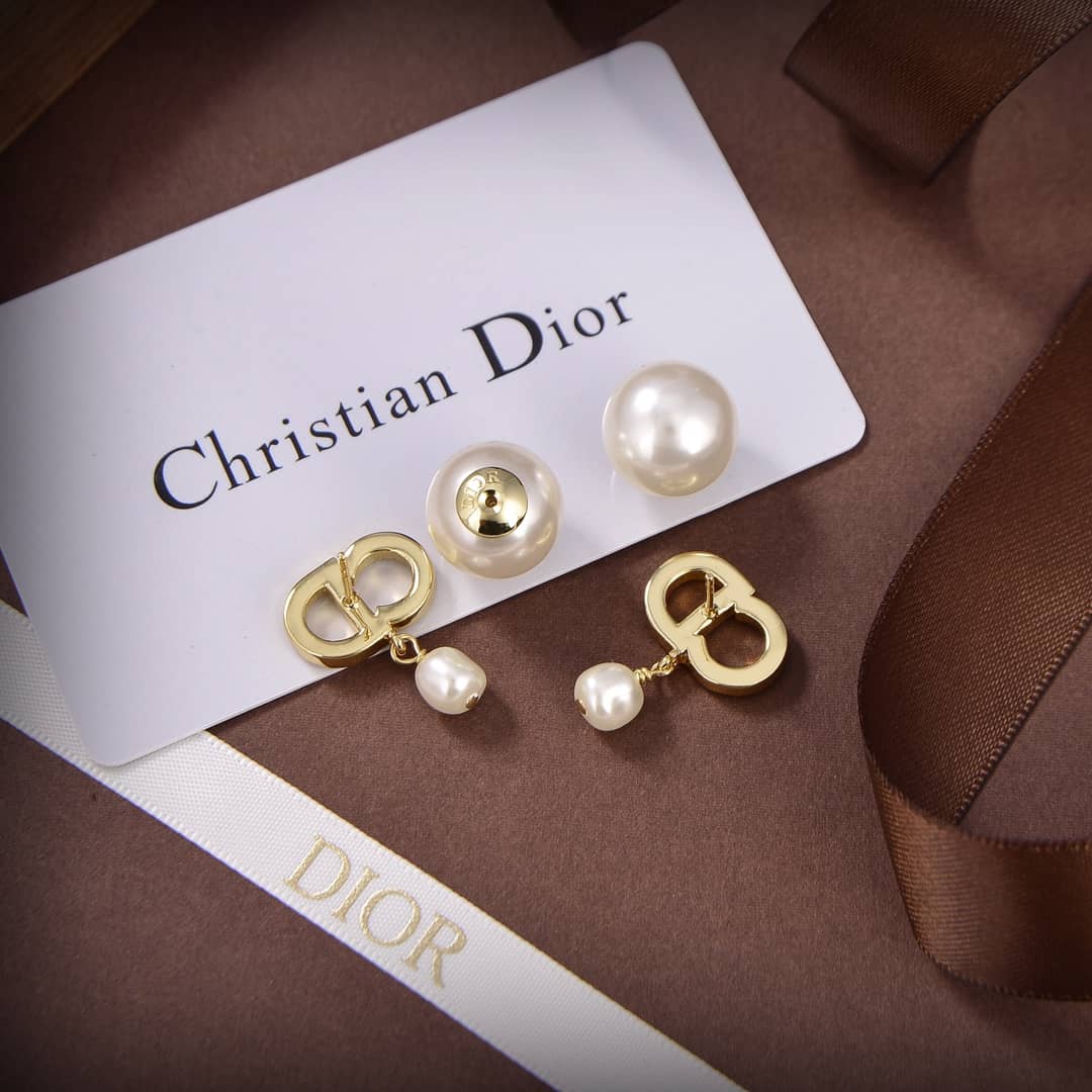 Top Quality Chr1st1an D10r Earring