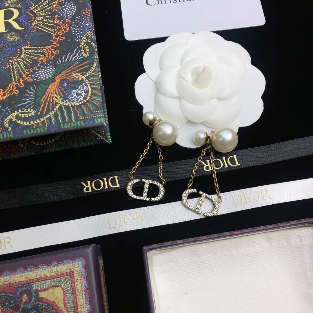 Top Quality Chr1st1an D10r Earring