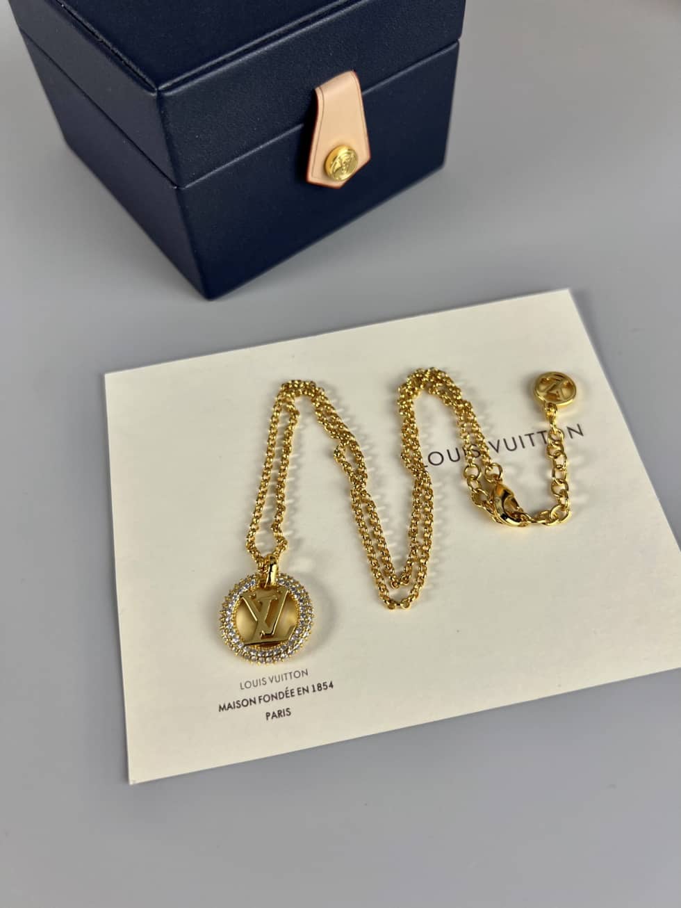 Knockoff L0vis Vvtt0n Logo Necklace