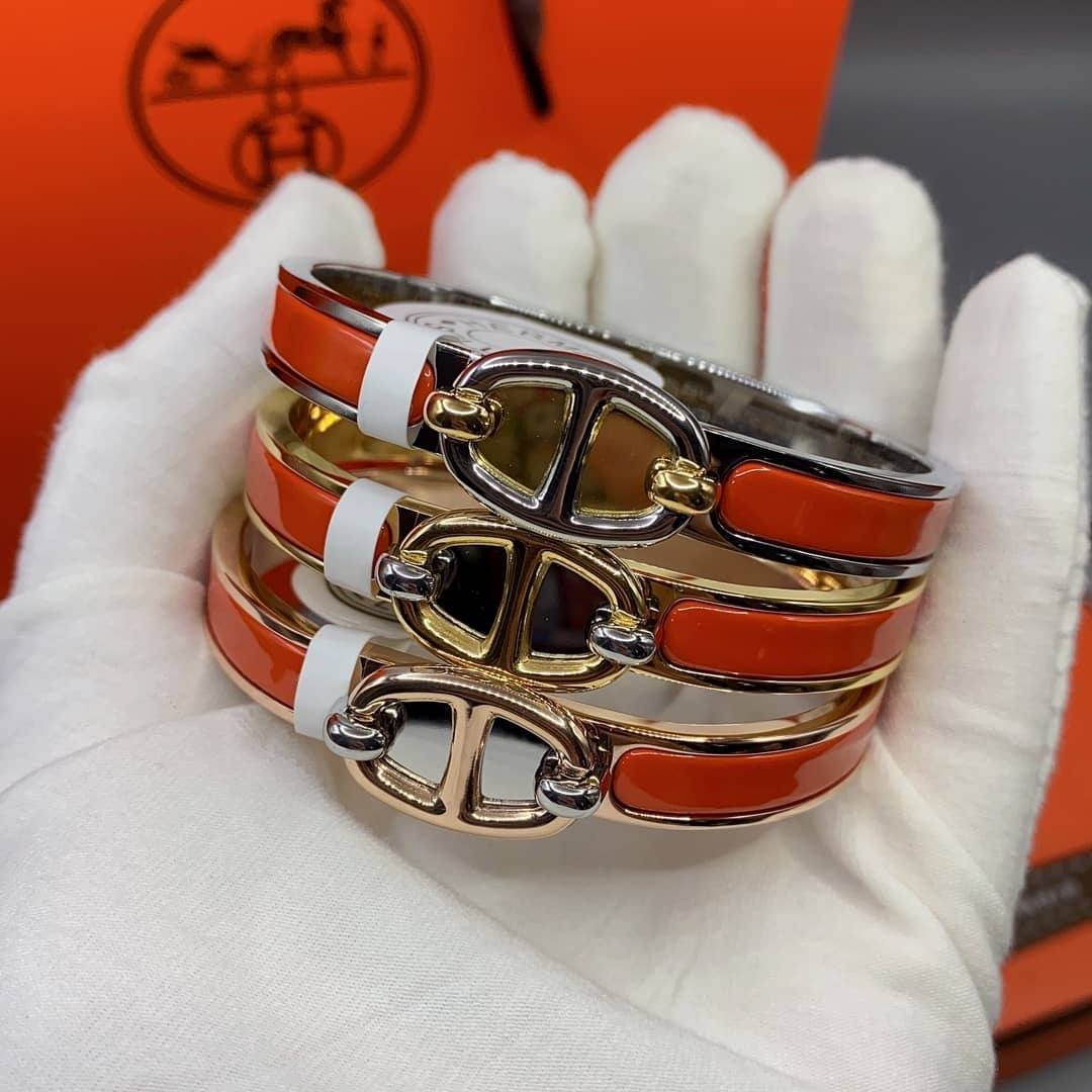 Knockoff H**me5 Logo Bracelet