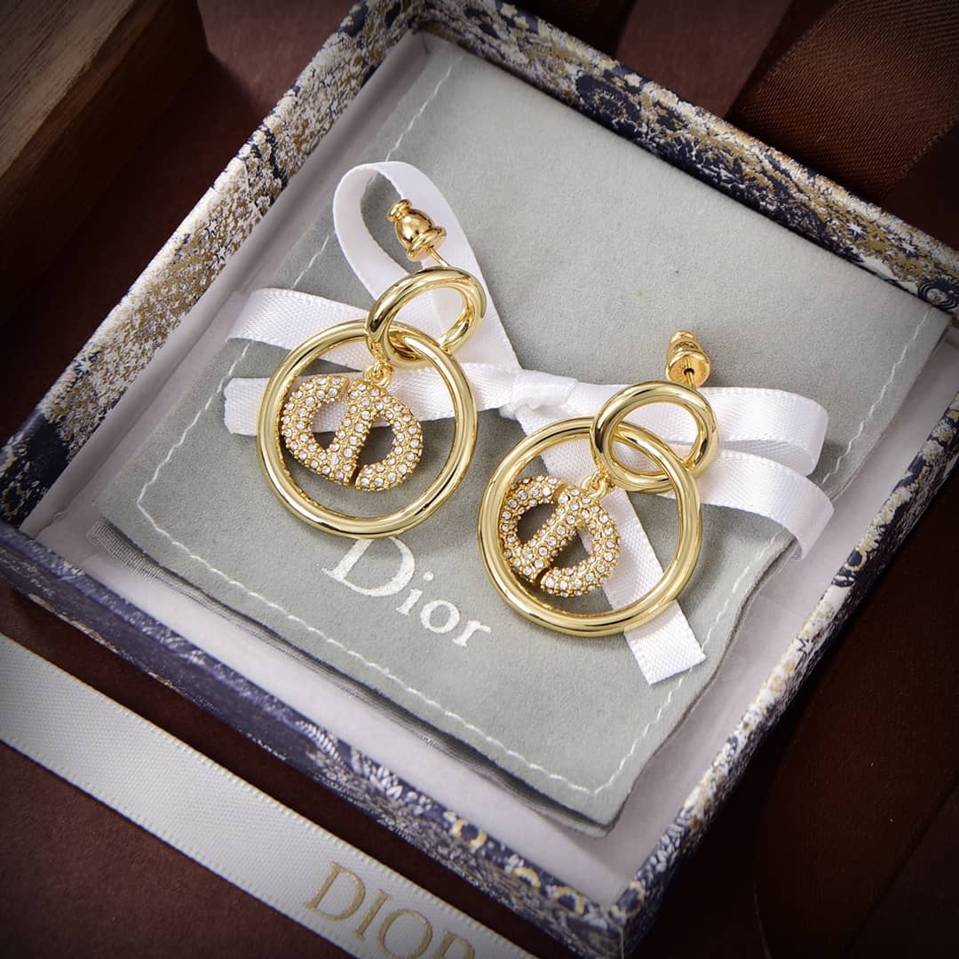 Best Chr1st1an D10r Classic Earring