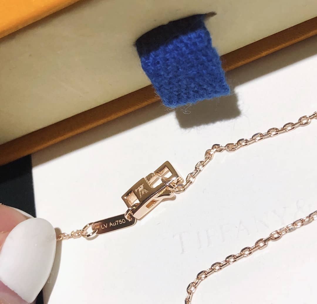 Top Quality L0vis Vvtt0n Necklace