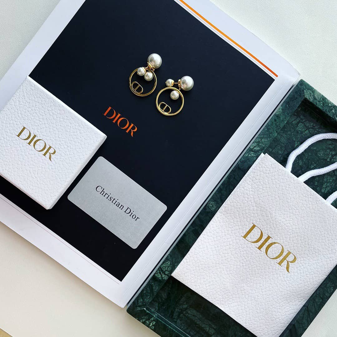 7 Star Chr1st1an D10r Earring