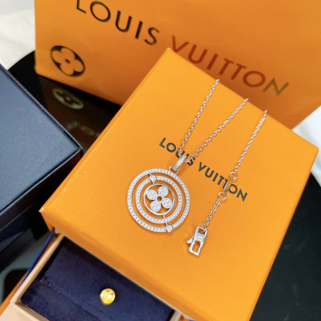 Fake L0vis Vvtt0n Logo Necklace