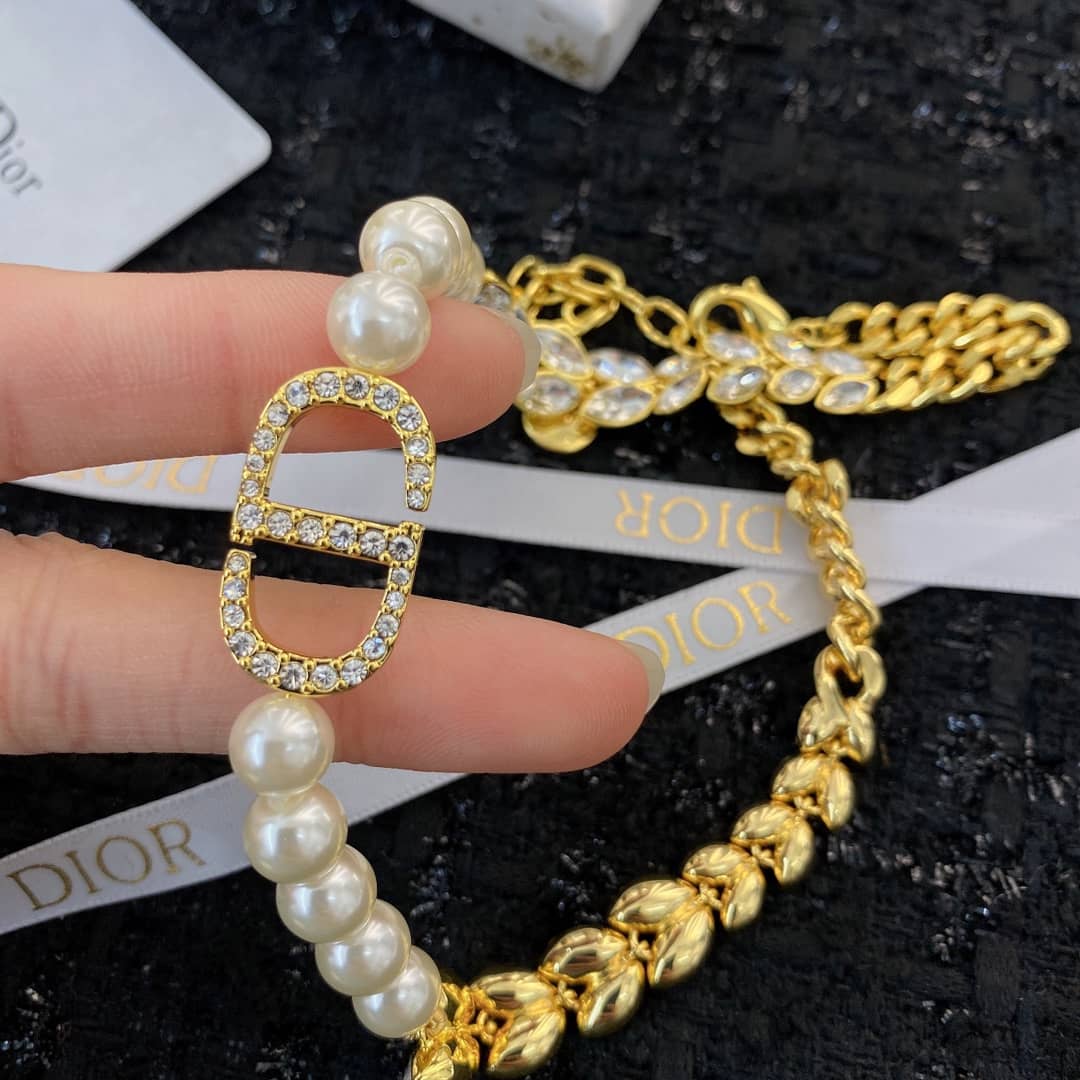 7 Star Chr1st1an D10r Necklace
