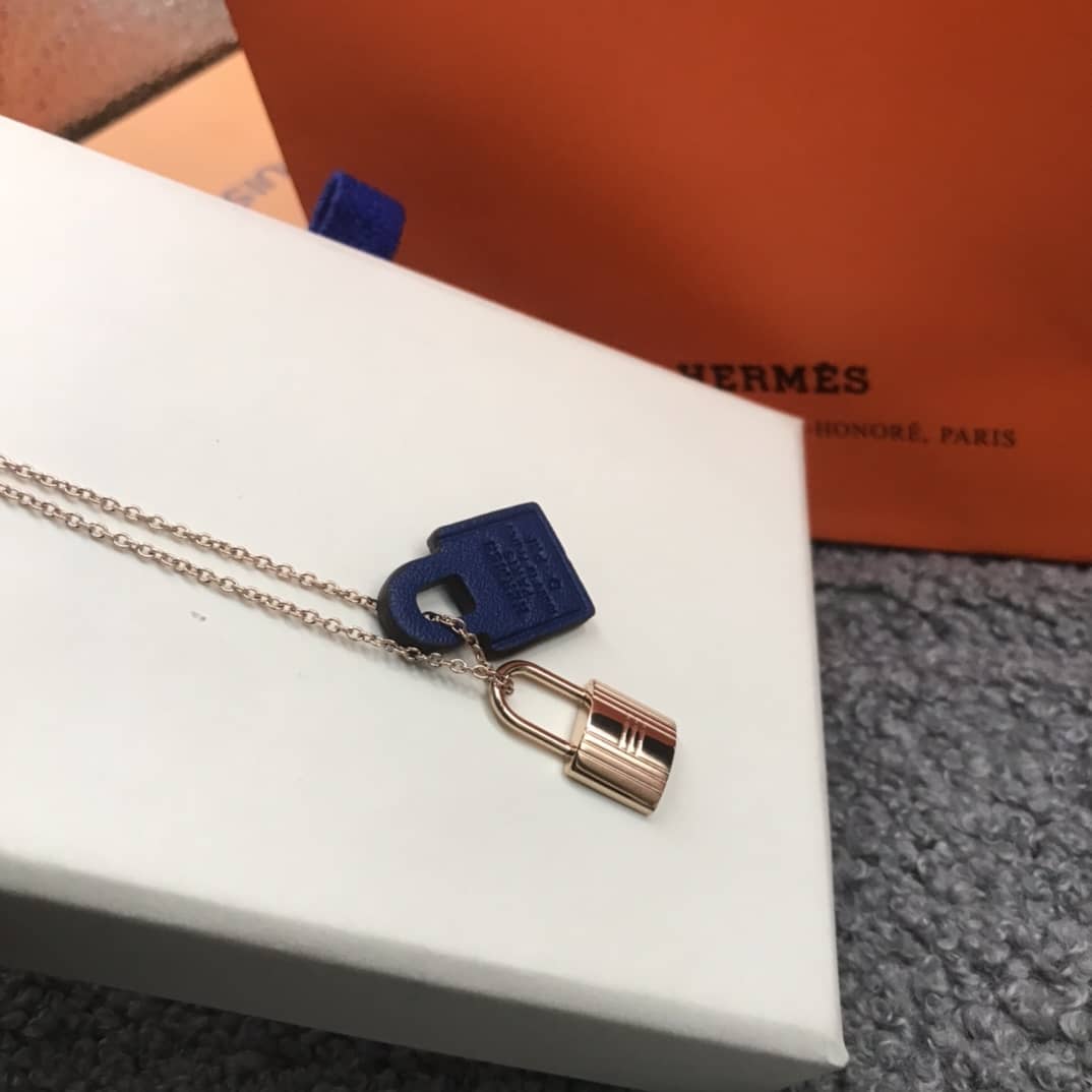 H**me5 Necklace First Copy