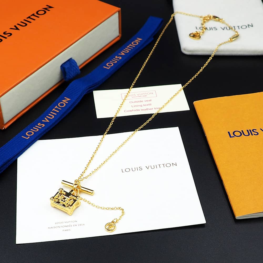 Wholesale L0vis Vvtt0n AAA+ Necklace