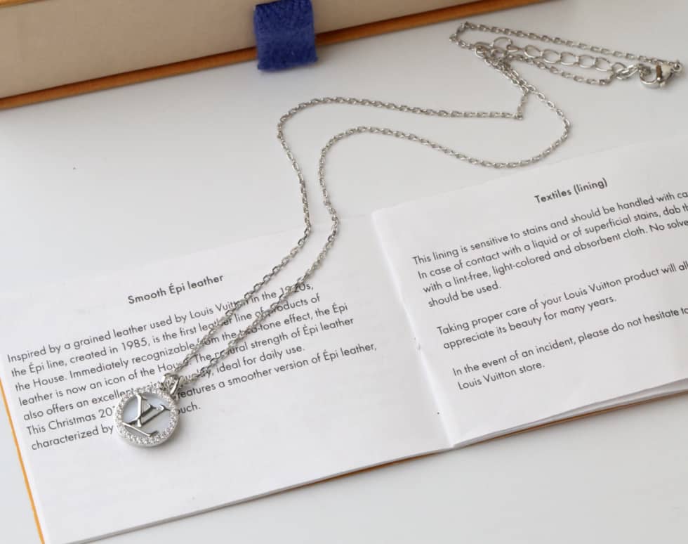 Knockoff L0vis Vvtt0n Logo Necklace