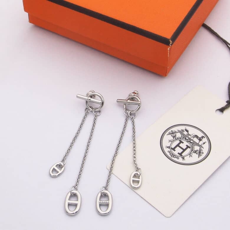 Fake L0vis Vvtt0n Logo Earring