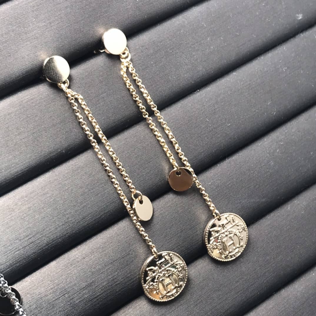 H**me5 Earring For Sale
