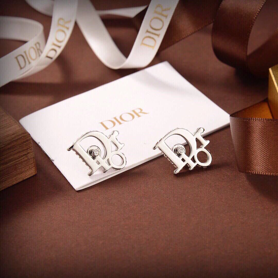 Knockoff Chr1st1an D10r Logo Earring