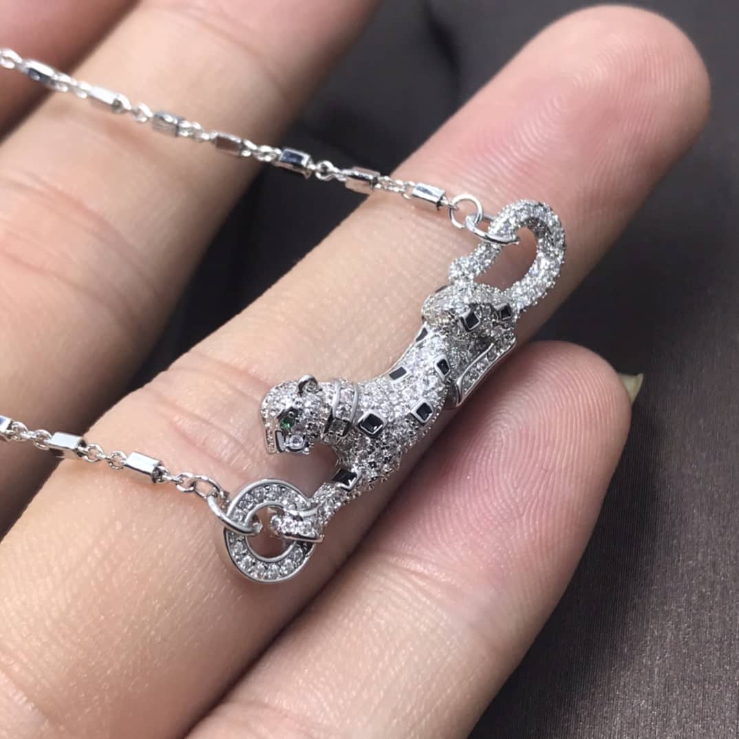 7 Star Ca*t1er Necklace