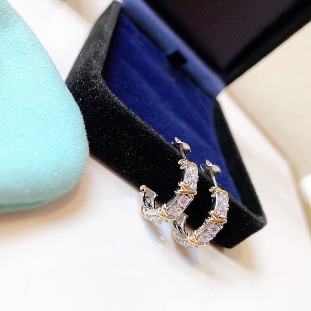 Knockoff T*f*ny Logo Earring