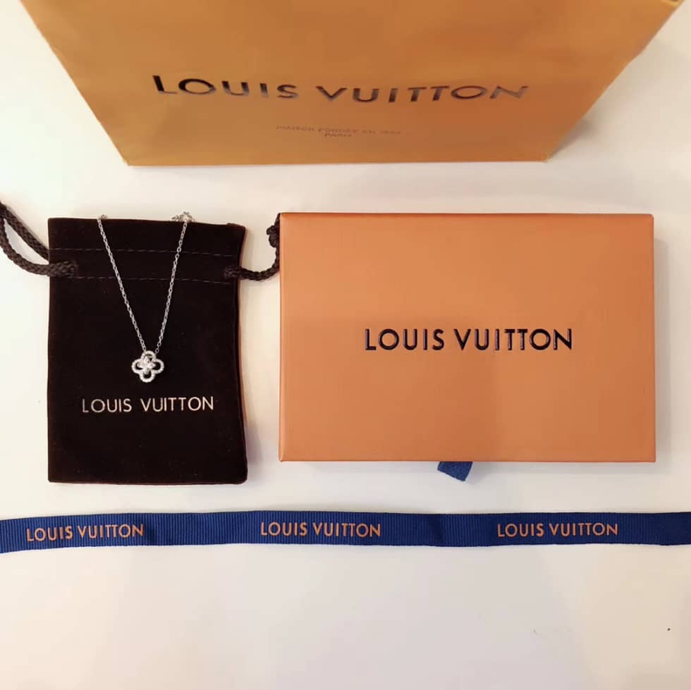 Knockoff L0vis Vvtt0n Logo Necklace