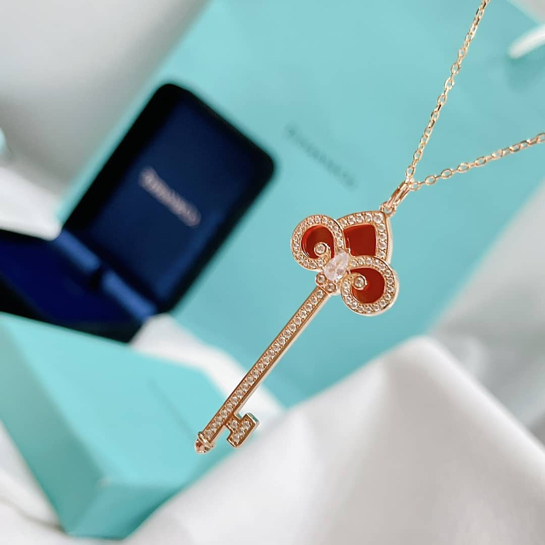 7 Star T*f*ny Necklace