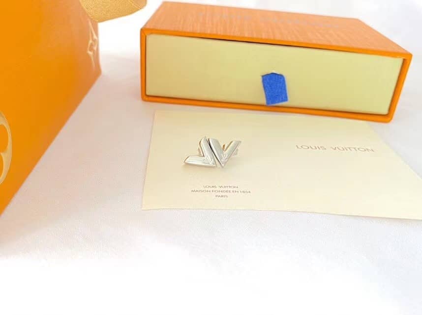 Fake L0vis Vvtt0n Logo Earring