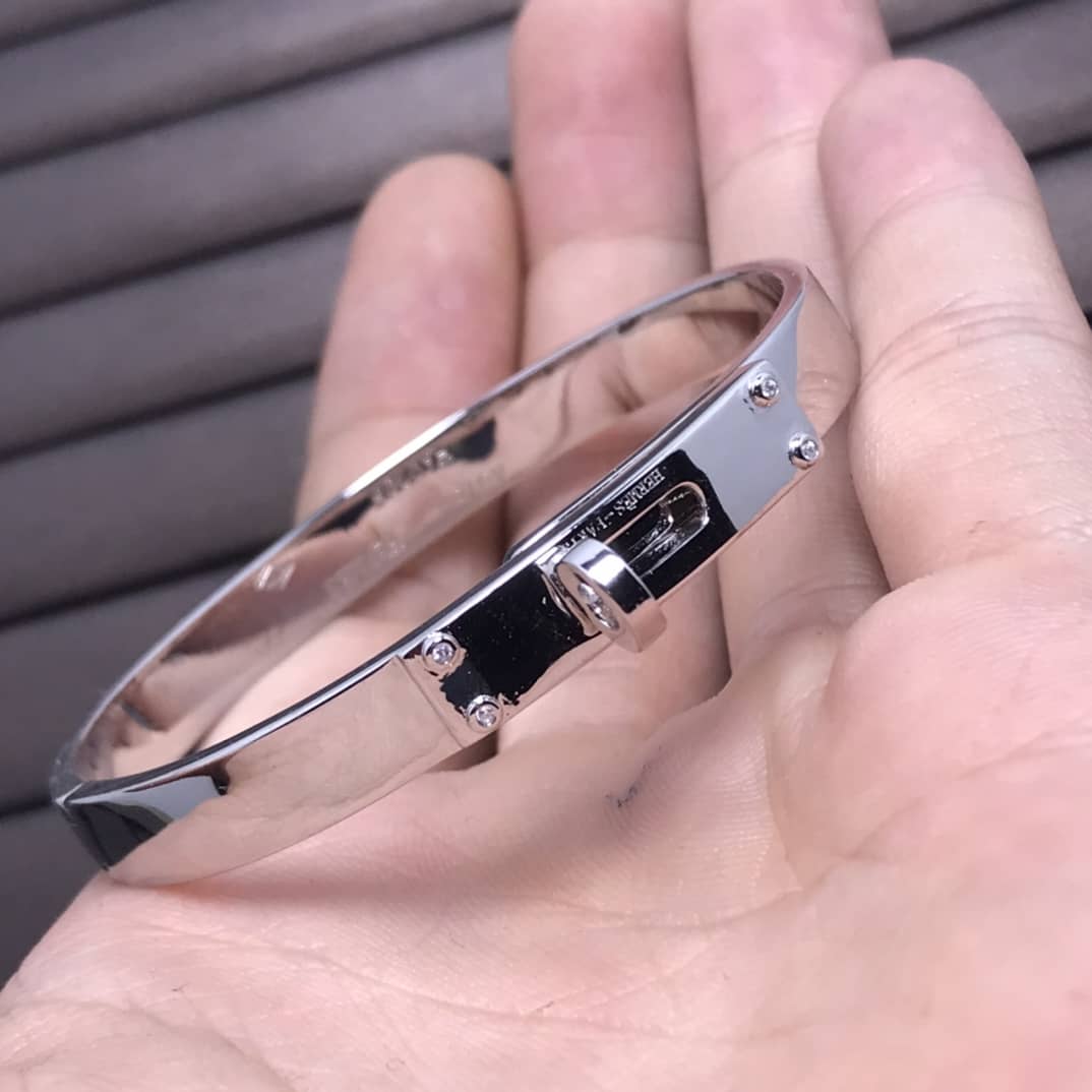 Knockoff H**me5 Logo Bracelet