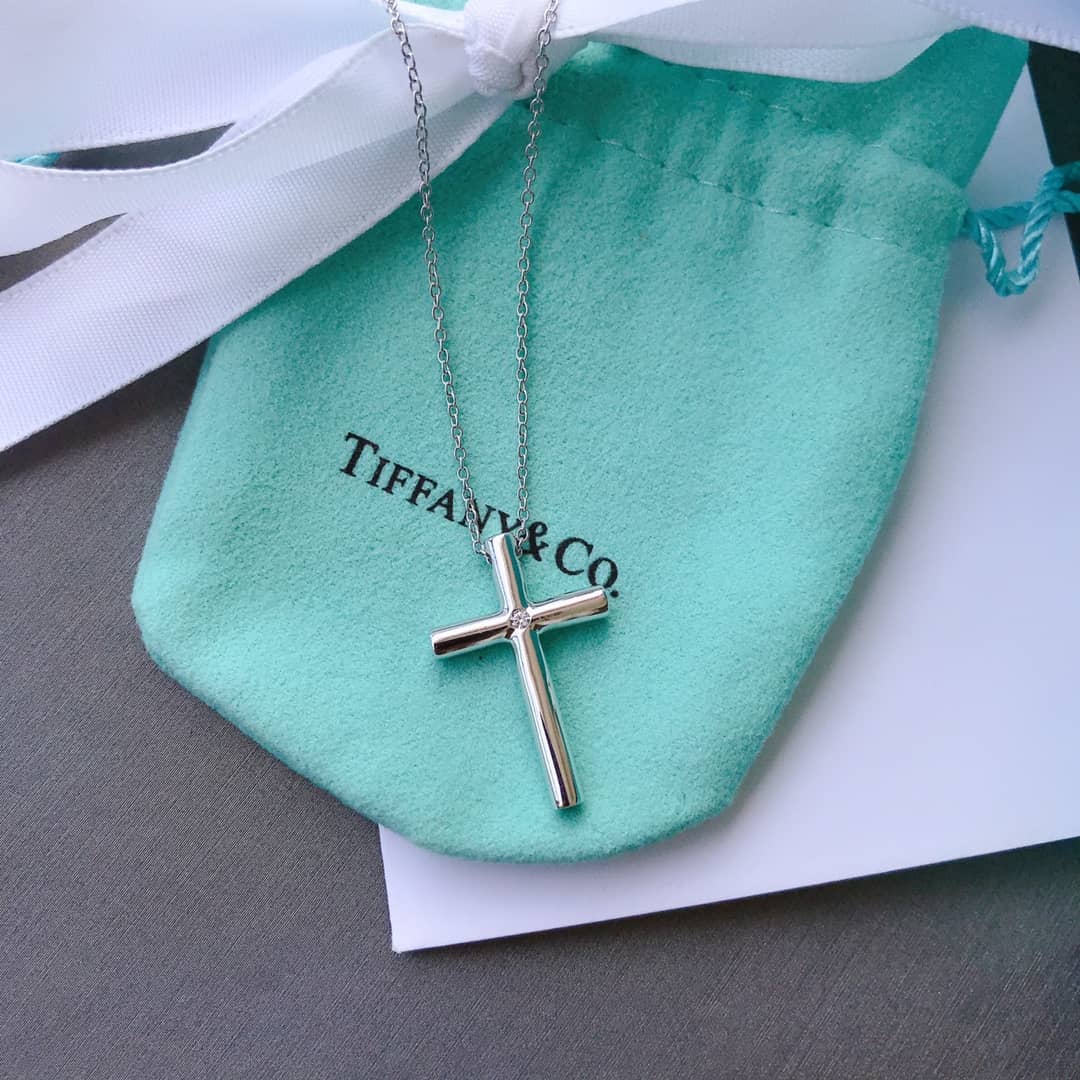 Knockoff T*f*ny Logo Necklace