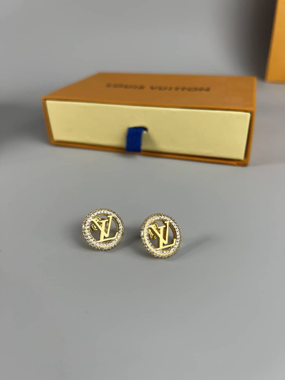 L0vis Vvtt0n Earring First Copy