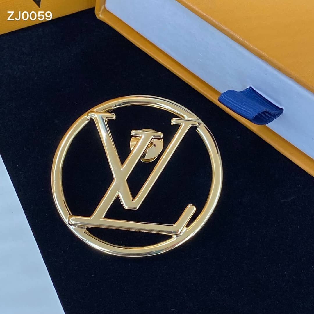 Fake L0vis Vvtt0n Logo Brooch