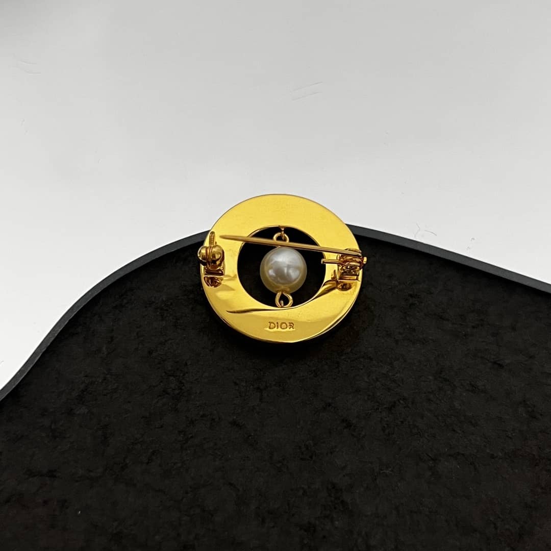 Top Quality Chr1st1an D10r Brooch