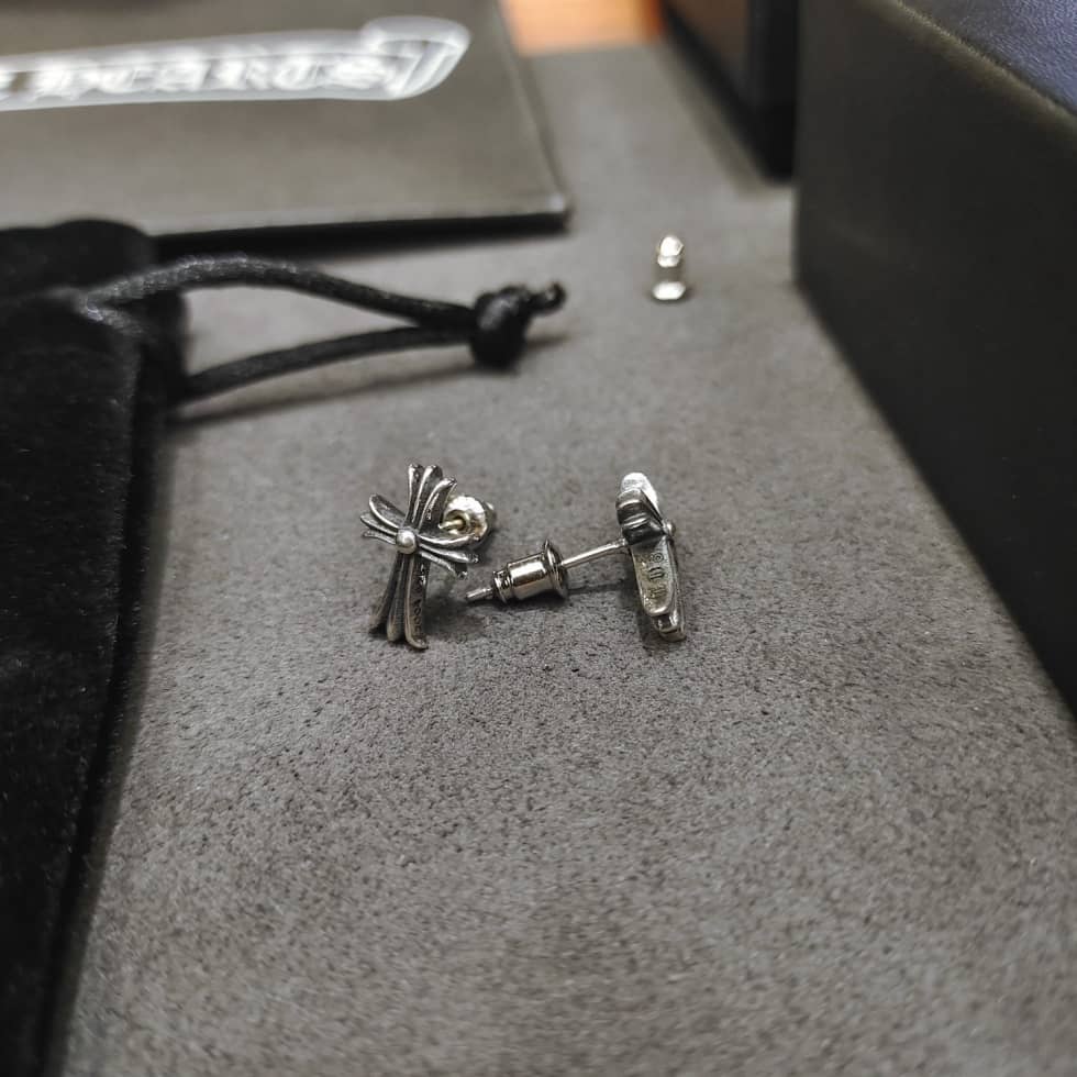 High Quality Ch*0me He**ts Earring
