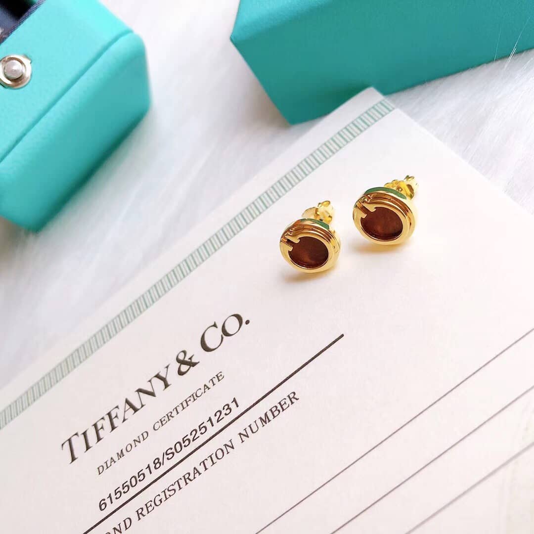 Designer T*f*ny Classic Earring