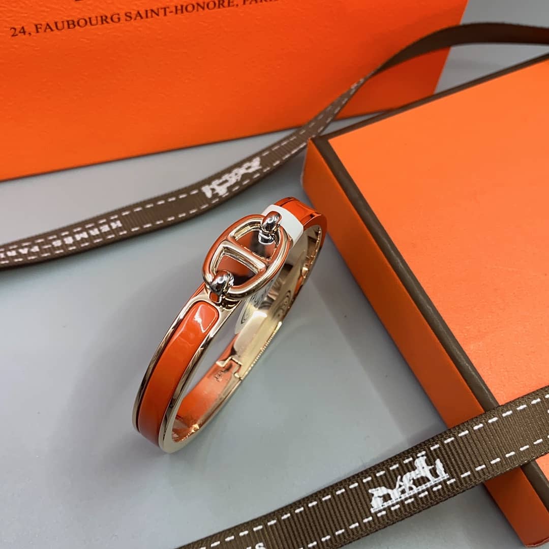 Knockoff H**me5 Logo Bracelet