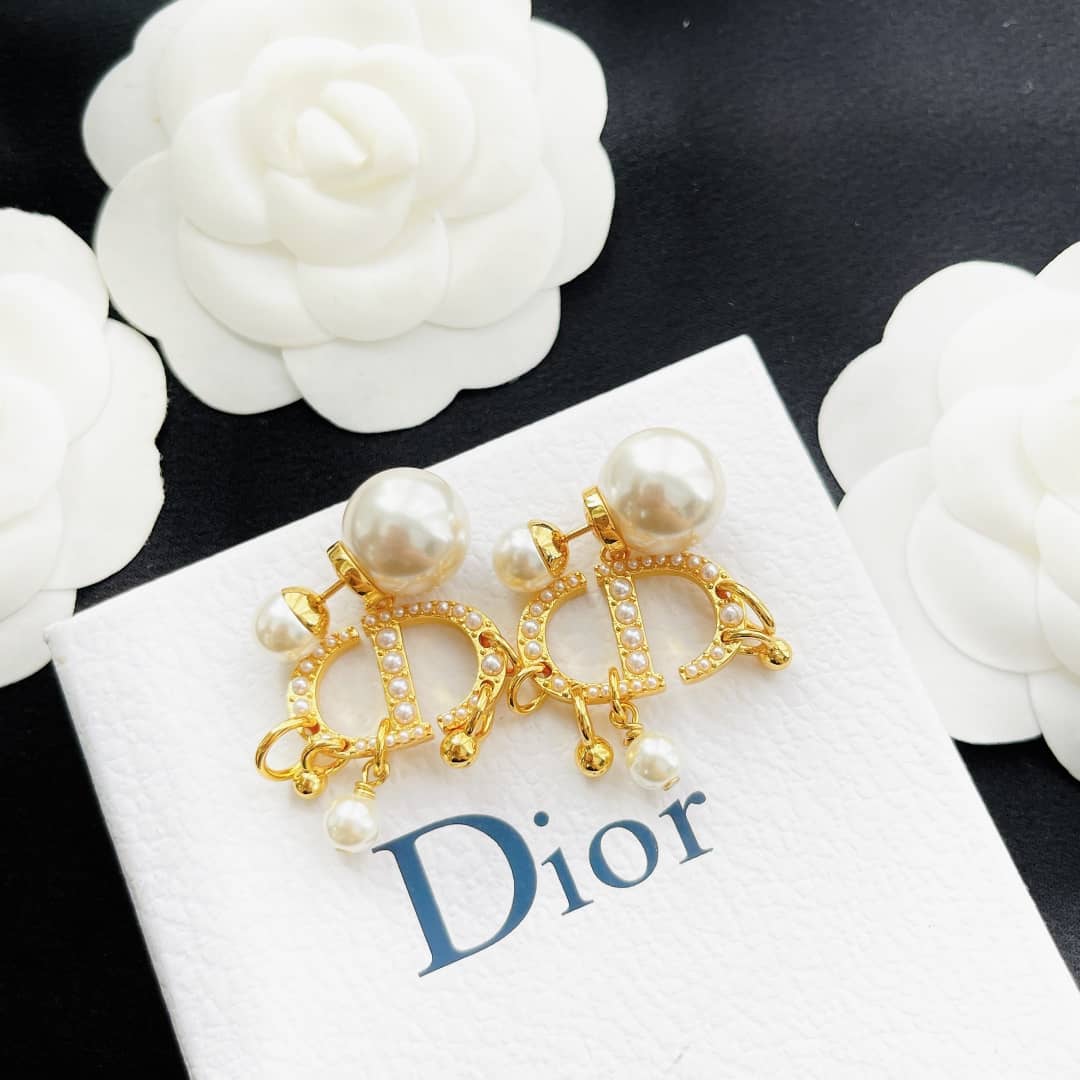 7 Star Chr1st1an D10r Earring