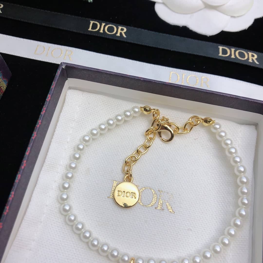 Best Chr1st1an D10r Classic Bracelet
