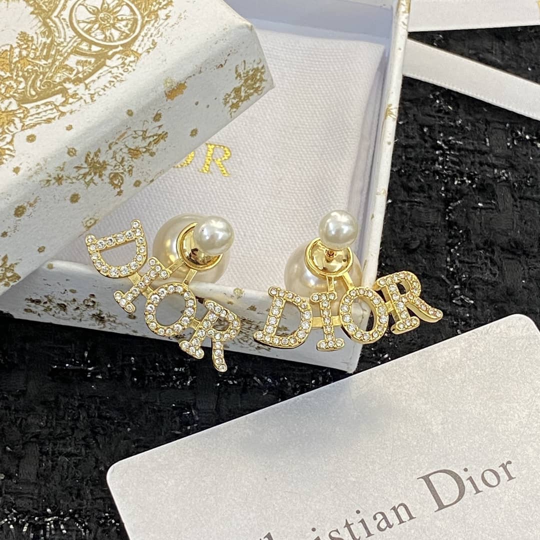 Best Chr1st1an D10r Classic Earring