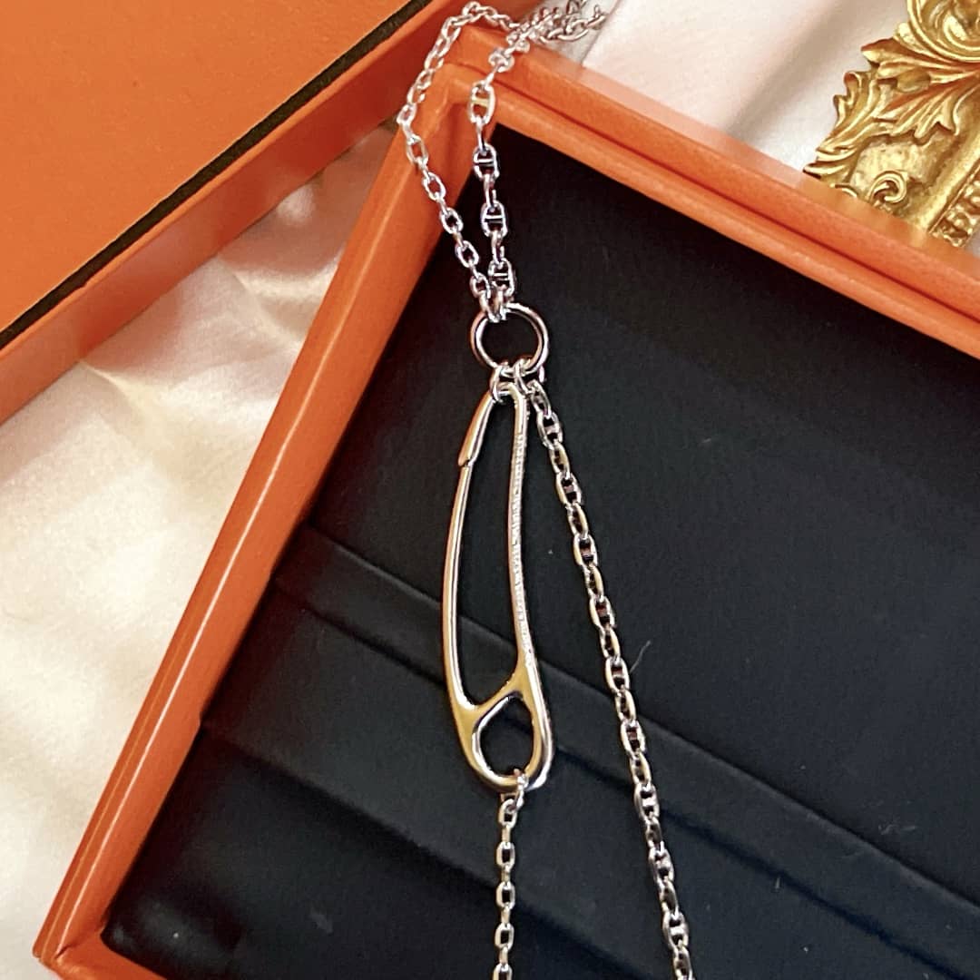 7 Star H**me5 Necklace