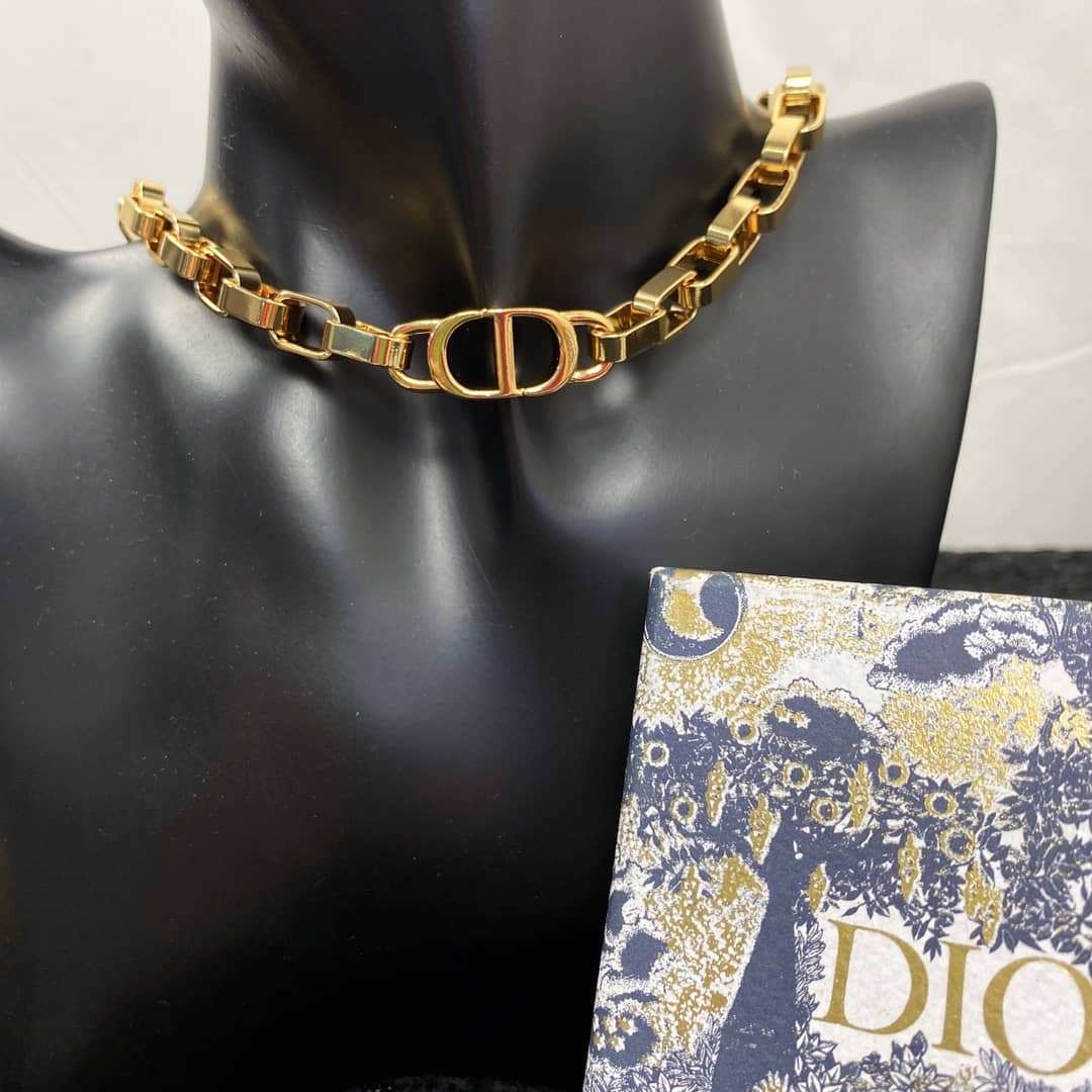 Best Chr1st1an D10r Classic Necklace