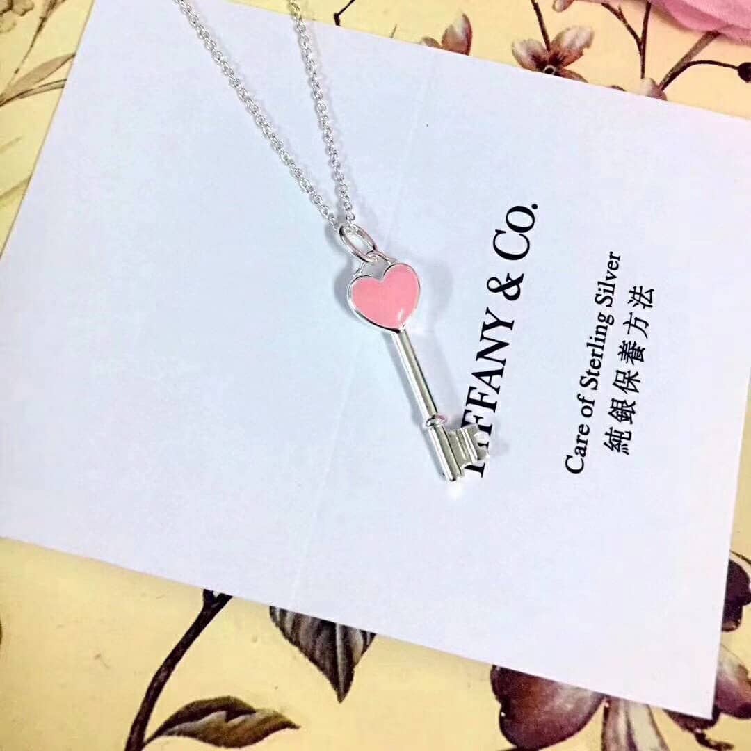 T*f*ny Necklace For Sale